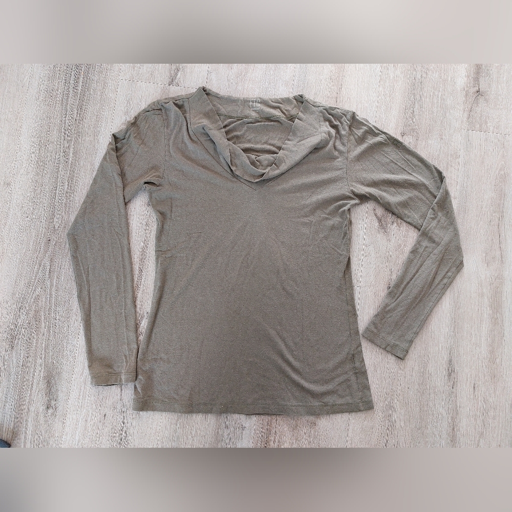 FIG Women's Long Sleeved T-shirt With Cowl Neck Size Medium